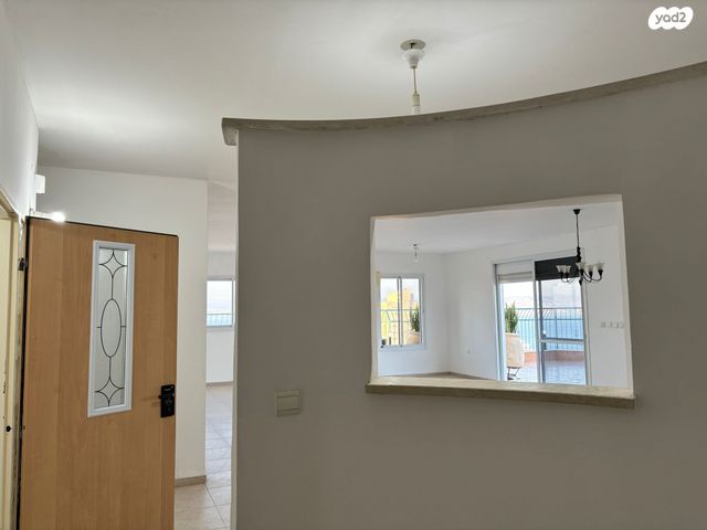 גג/ פנטהאוז, דגניה 20, שיכון עובדים, טבריה