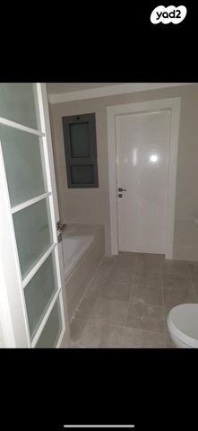 דירה, שדרות קק"ל 9, המחנה הצבאי, קרית מלאכי