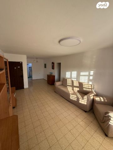 שדרות יעלים 90