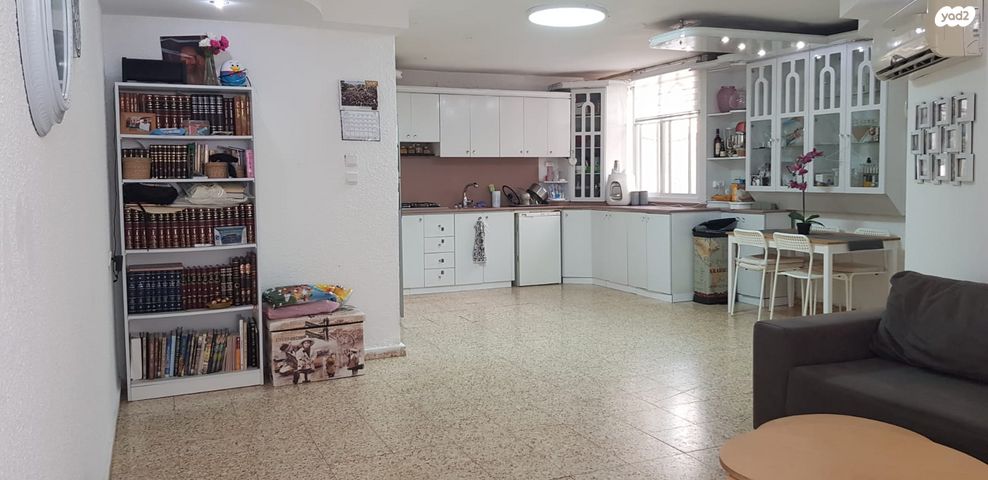 דירה, צבי ישי 18, ליבת העיר, יהוד מונוסון