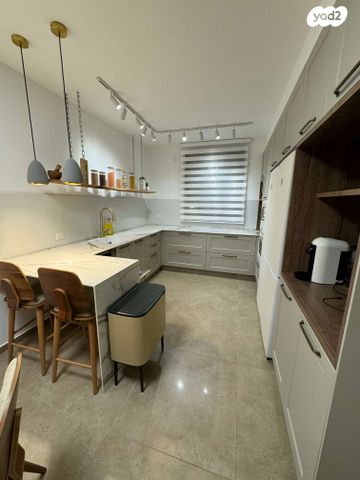 דירה, הרב עובדיה יוסף 80, בן גוריון ב', שדרות