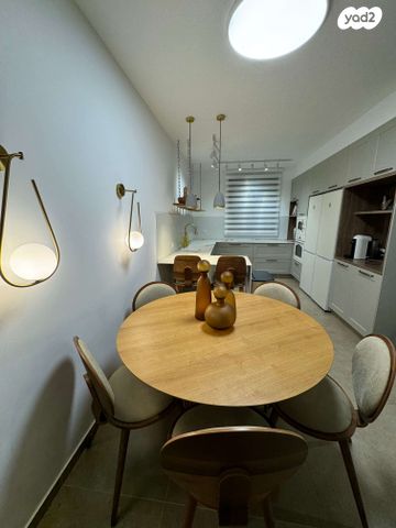 דירה, הרב עובדיה יוסף 80, בן גוריון ב', שדרות