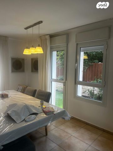 בית פרטי/ קוטג', רבי יהודה 9, גבעת אביב, גדרה