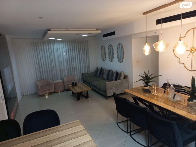 דירה, רחבעם זאבי 17, ברנע, אשקלון