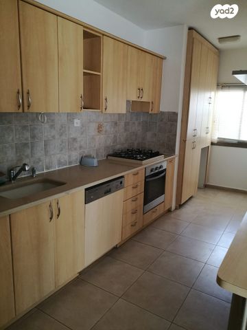 דירה, רא"ל חיים לסקוב 9, היובל, שרונה, רחובות