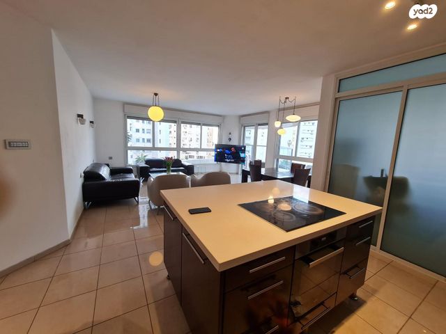 דירה, מסריק 26, עצמאות יוספטל, בת ים