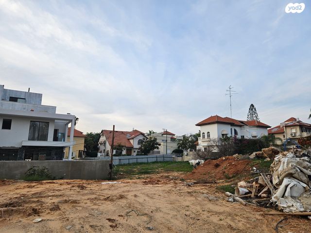 מגרשים, שלמה פומבורובסקי 10, רביבים, גני ראשון, ראשון לציון