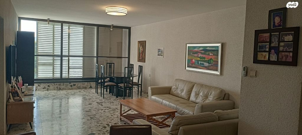 יהודה בורלא 30