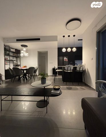 דירה, ז'בוטינסקי 14, מרכז דרום, רעננה