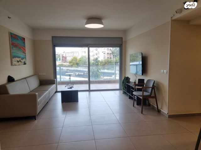 שולמית אלוני 5