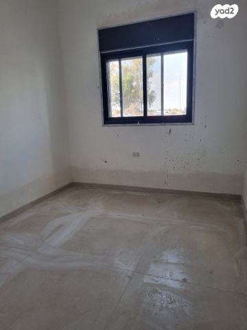 דירת גן, גולדה מאיר 5, בר לב, מזכרת בתיה