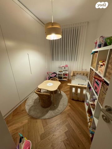 הרב עובדיה יוסף 80