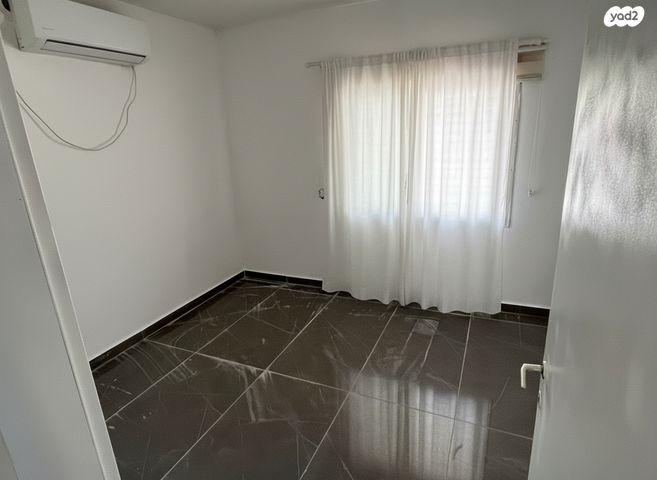 דירה, יצחק צוקרמן 1, הנצחון, דימונה