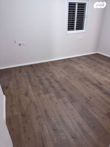 דירה, משה דיין 66, בן גוריון, חולון