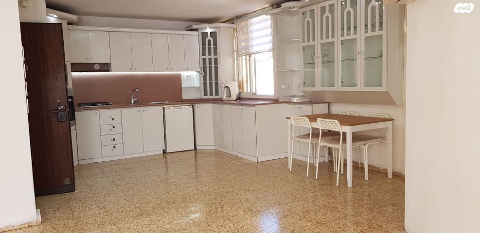 דירה, צבי ישי 18, ליבת העיר, יהוד מונוסון