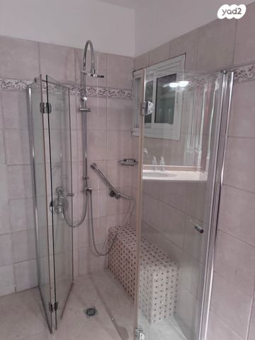 דירה, משה דיין 66, בן גוריון, חולון