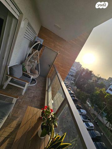 דירה, מעפילי אגוז 66, נווה חן, תל אביב יפו