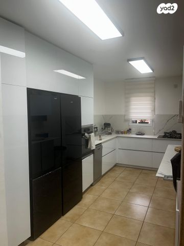 בית פרטי/ קוטג', רבי יהודה 9, גבעת אביב, גדרה