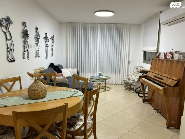 דו משפחתי, הקוממיות 90, מרכז, קרני שומרון