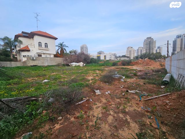 מגרשים, שלמה פומבורובסקי 10, רביבים, גני ראשון, ראשון לציון