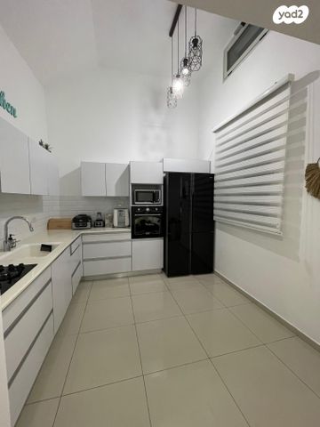 גג/ פנטהאוז, נחליאלי 17, הציפורים, מודיעין מכבים רעות