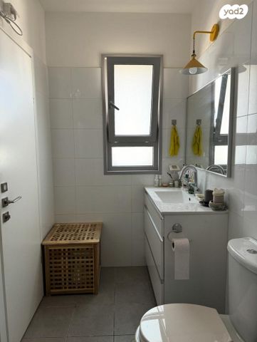 דירה, הערבה 15, רובע ג', אריאל