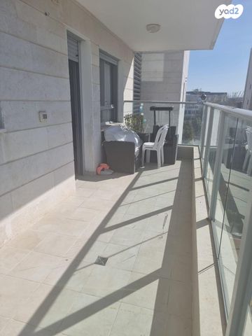 דירה, שמעון פרס 3, המחנה הצבאי, קרית מלאכי