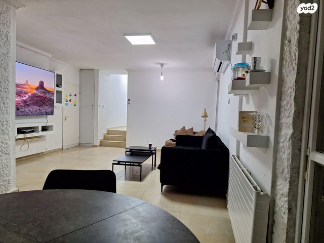 דירה, שמואל תמיר כצנלסון 69, פסגת זאב, ירושלים