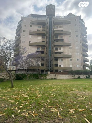 שדרות יוהנה ז'בוטינסקי 4