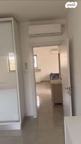 אלברט מנדלר 12