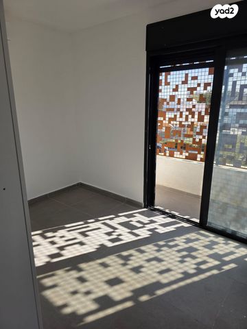 יחידת דיור, הנגב 8, נווה אילן - צבאי, יבנה