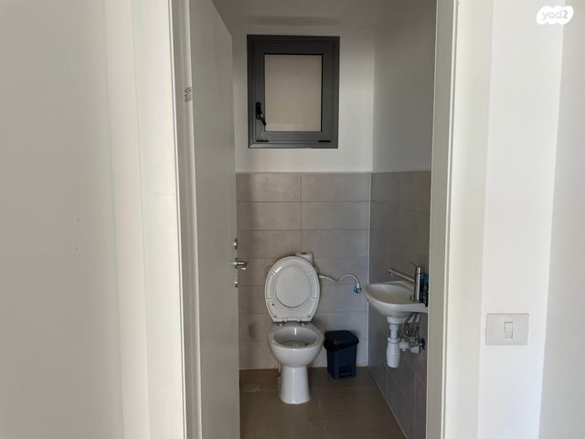 אברהם כחילה 28