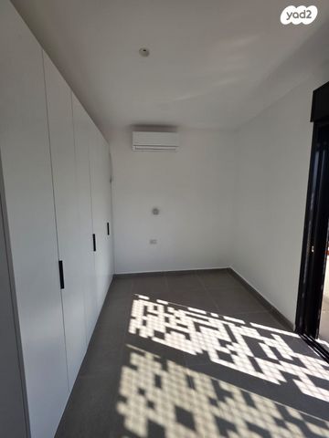 יחידת דיור, הנגב 8, נווה אילן - צבאי, יבנה