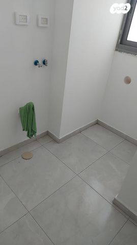 גג/ פנטהאוז, אפרים צור 10, שקמים ואגמים, אשקלון