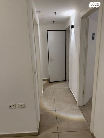 דירה, דרך זאב ז'בוטינסקי 105, שכונת גפן, רמת גן