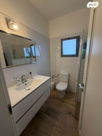 יחידת דיור, החמישה 12, אביב, ראש העין