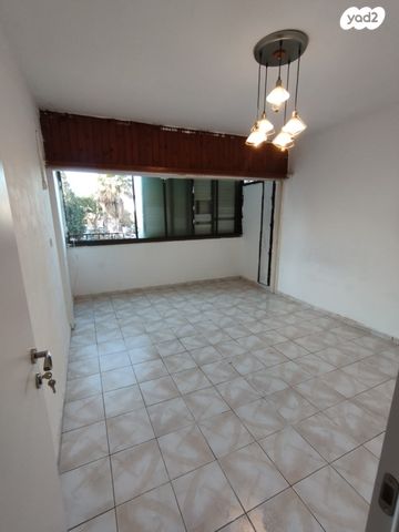 דירה, נפתלי אימבר 9, העיר התחתית, ואדי סאליב, חיפה