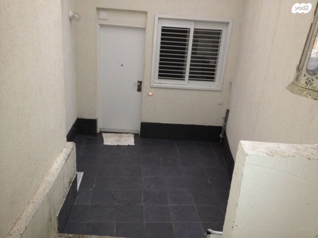 מרתף/ פרטר, אילת 10, נאות רחל, חולון