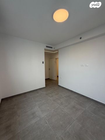 דירה, דרך ארץ 11, עיר היין, אשקלון