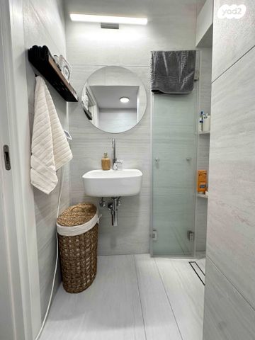 דירה, הרב אברהם יצחק הכהן קוק 3, הר שלום, בני ברק