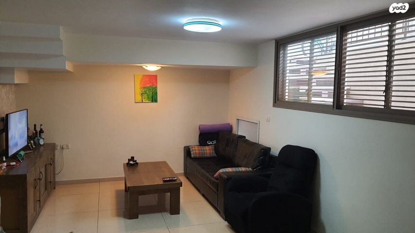 גלעדי אהרון 16