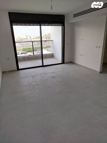 דירה, דרך ארץ 102, שאר העיר, חריש