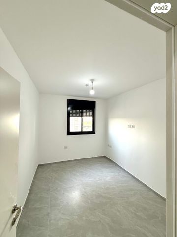 הרב מרדכי אליהו 23