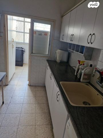 דירה, רמב"ם 33, רמב"ם, חדרה