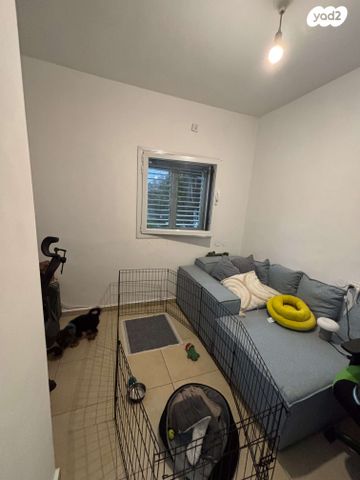 יחידת דיור, אבן גבירול 1, גאולים, כפר סבא