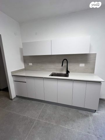 דירה, בארי 26, צפון מזרח מרכז העיר, נתניה