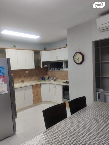 אליעזר בן יהודה 17