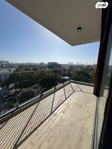 דירה, מעפילי סלוודור 7, צהלון, שיכוני חסכון, תל אביב יפו