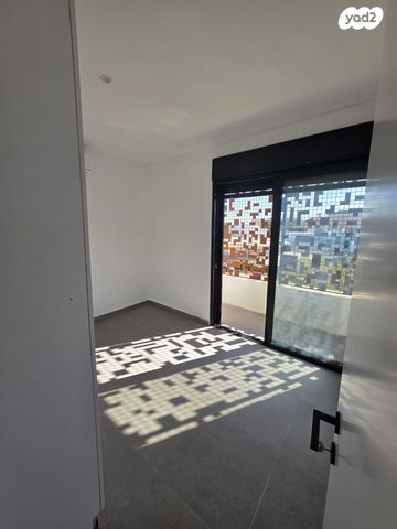 יחידת דיור, הנגב 8, נווה אילן - צבאי, יבנה