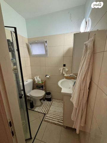 יחידת דיור, אבן גבירול 1, גאולים, כפר סבא